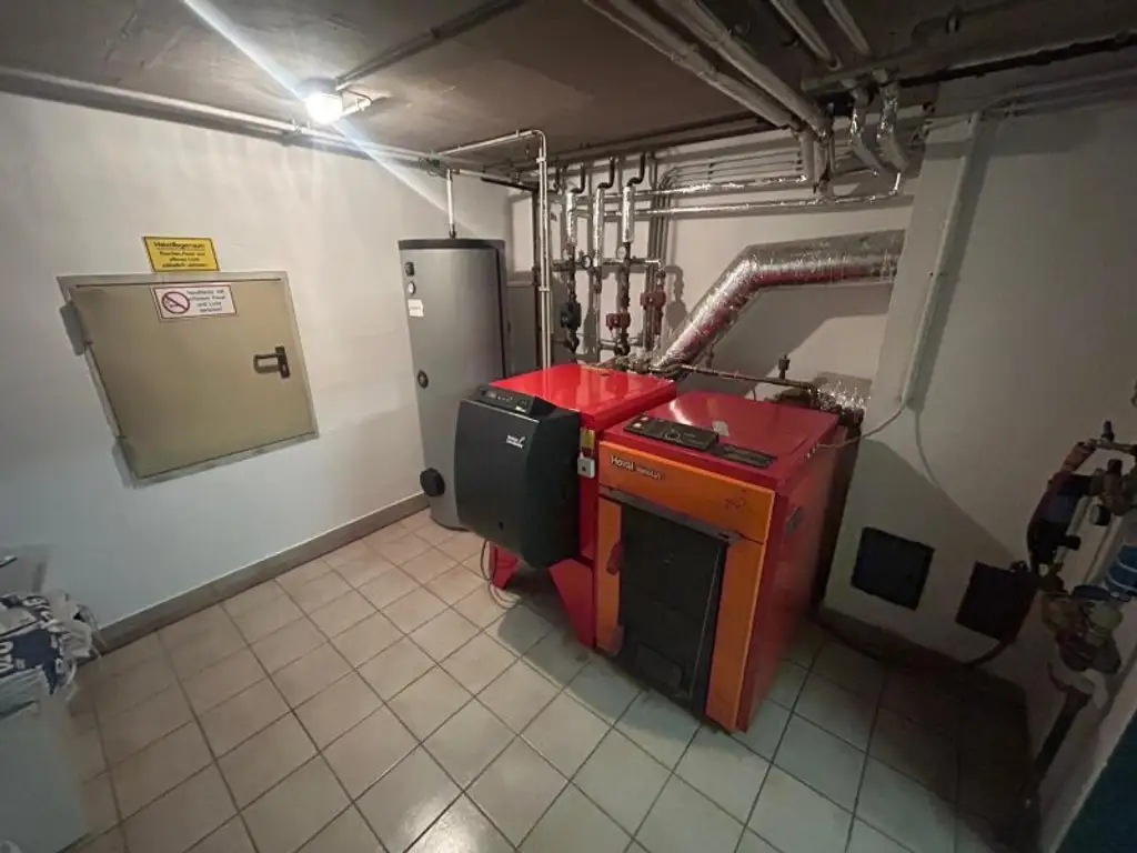 Eigennutzen oder Vermieten: Modernisiertes Zweifamilienhaus 195m² mit 6 Zimmern in verkehrsgünstiger Lage zur St Veiter Strasse , in Kärnten  € 419.000
