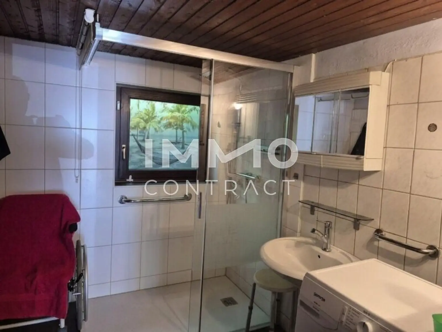 Badezimmer mit Dusche