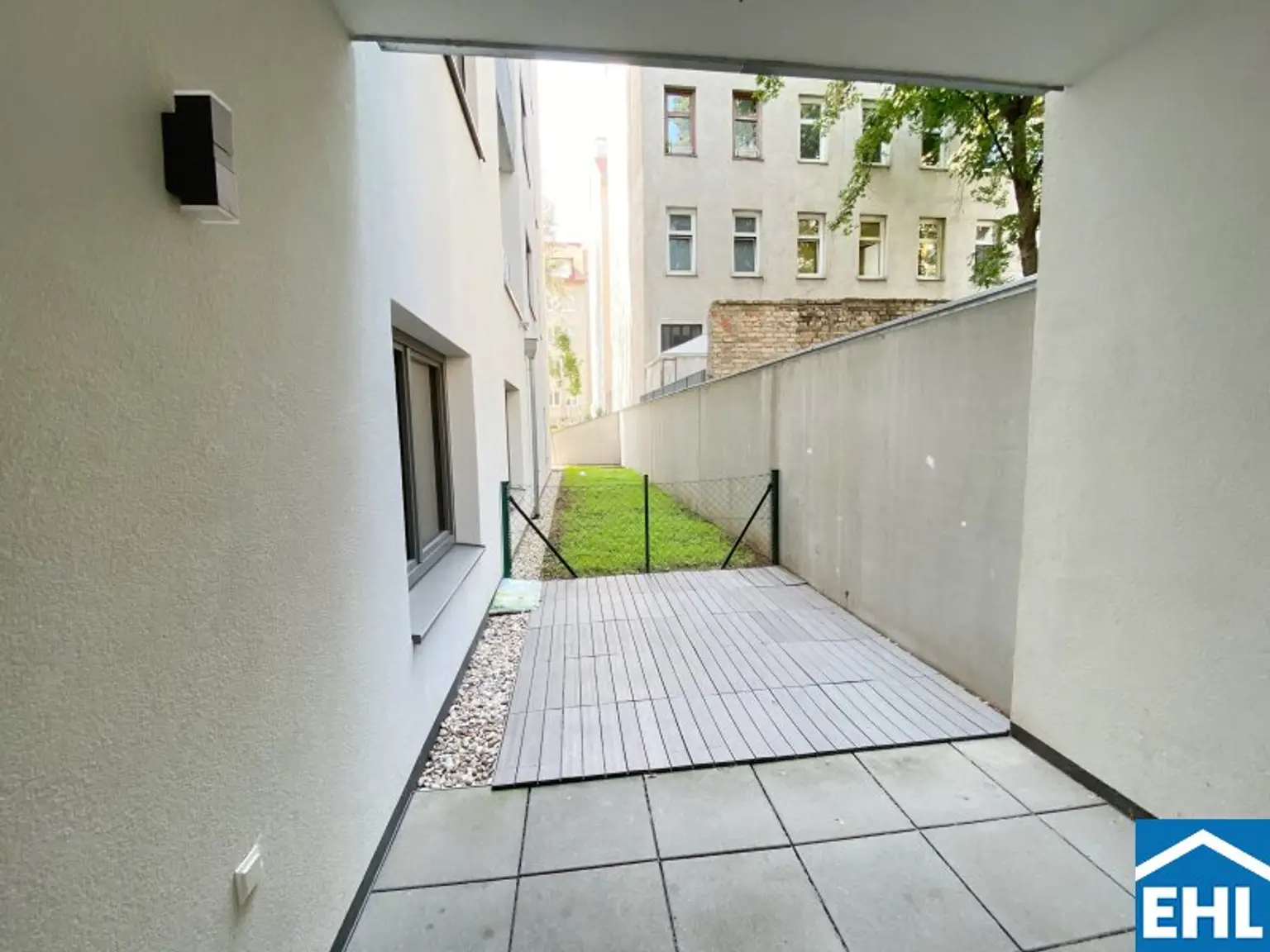 Wohntraum nahe dem Floridsdorfer Wasserpark - 2-Zimmer-Wohntraum mit Loggia und Garten!