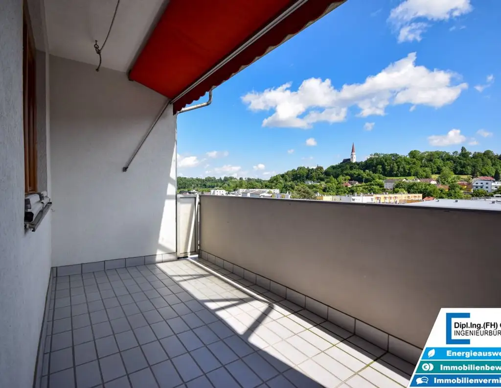 Dachgeschosswohnung in Toplage an der Traun - 3 Zimmer, Loggia & Lift in Thalheim bei Wels