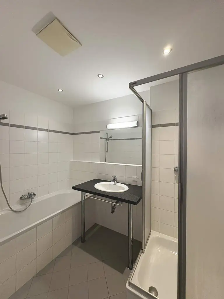 Moderne 3-Zimmer-Wohnung mit Balkon in ruhiger Seitengasse - nächst Krottenbachstraße