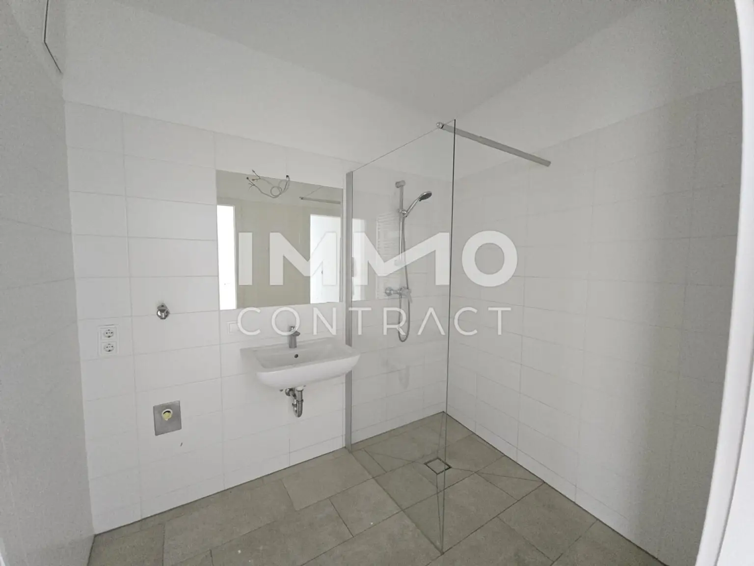 STRASSGANGER Straße 380c : Freundliche 3 Zimmer- Wohnung mit großem Balkon - Straßganger Straße 380 c - Top 33c