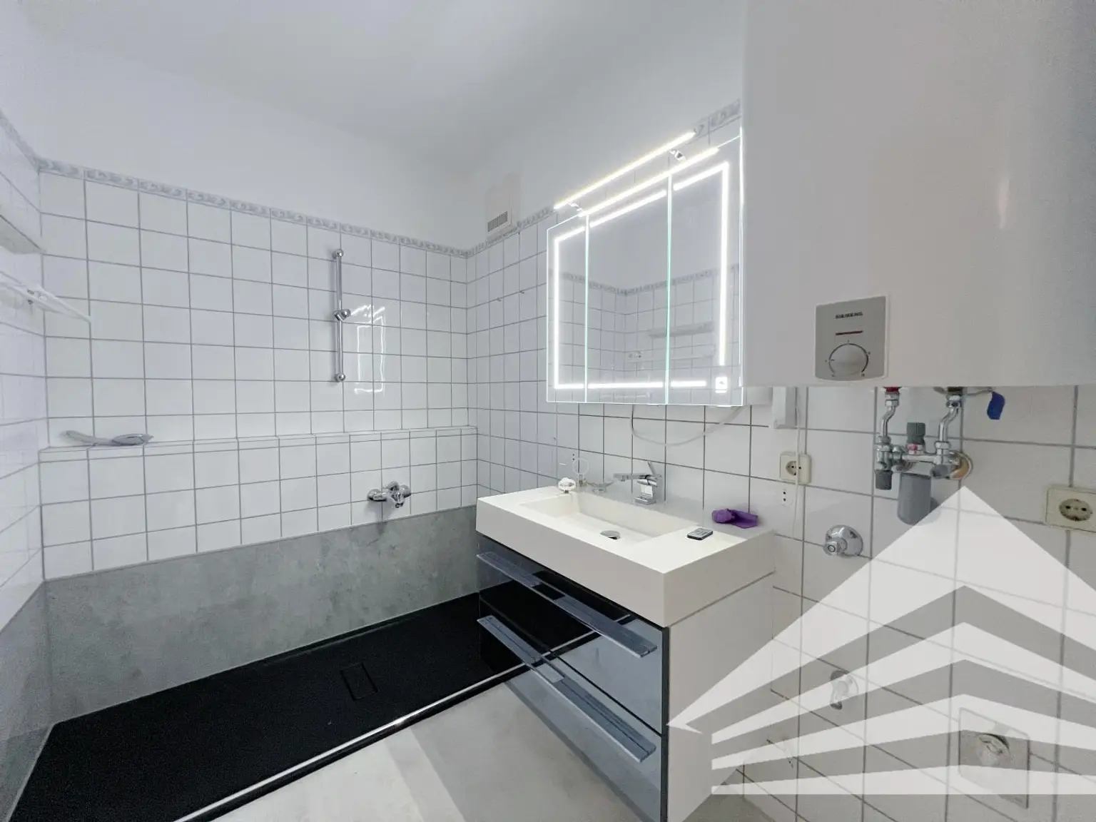 Gut aufgeteilte 3-Zimmer Wohnung mit Loggia - in nur 15 Minuten im Linzer Stadtzentrum!