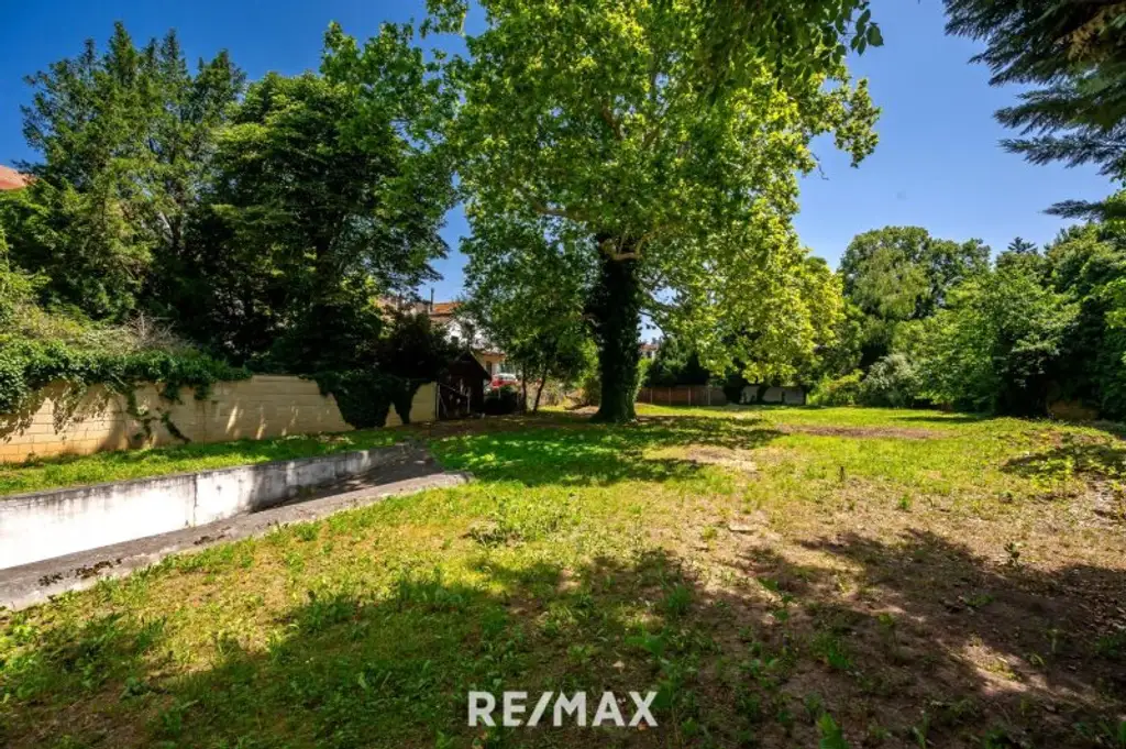 Rarität: Stadt-Villa mit weitläufigem Garten an exklusiver Hietzinger Adresse