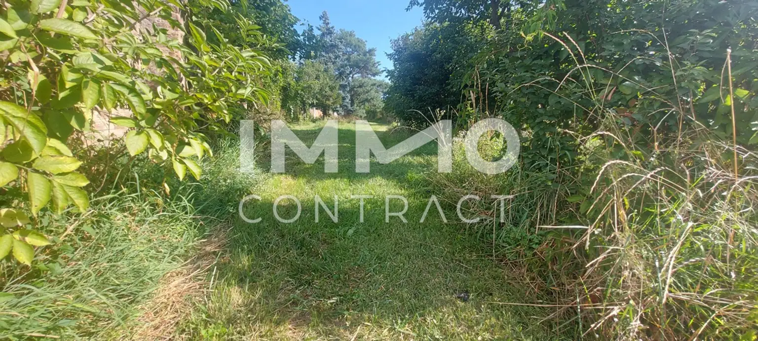 WOHN-UND GESCHÄFTSHAUS AUS DEM 16. JAHRHUNDERT IM HERZEN VON LANGENLOIS 
100 m Kellerröhre, Nebengebäude, Innenhof, Geschäftslokale, usw.