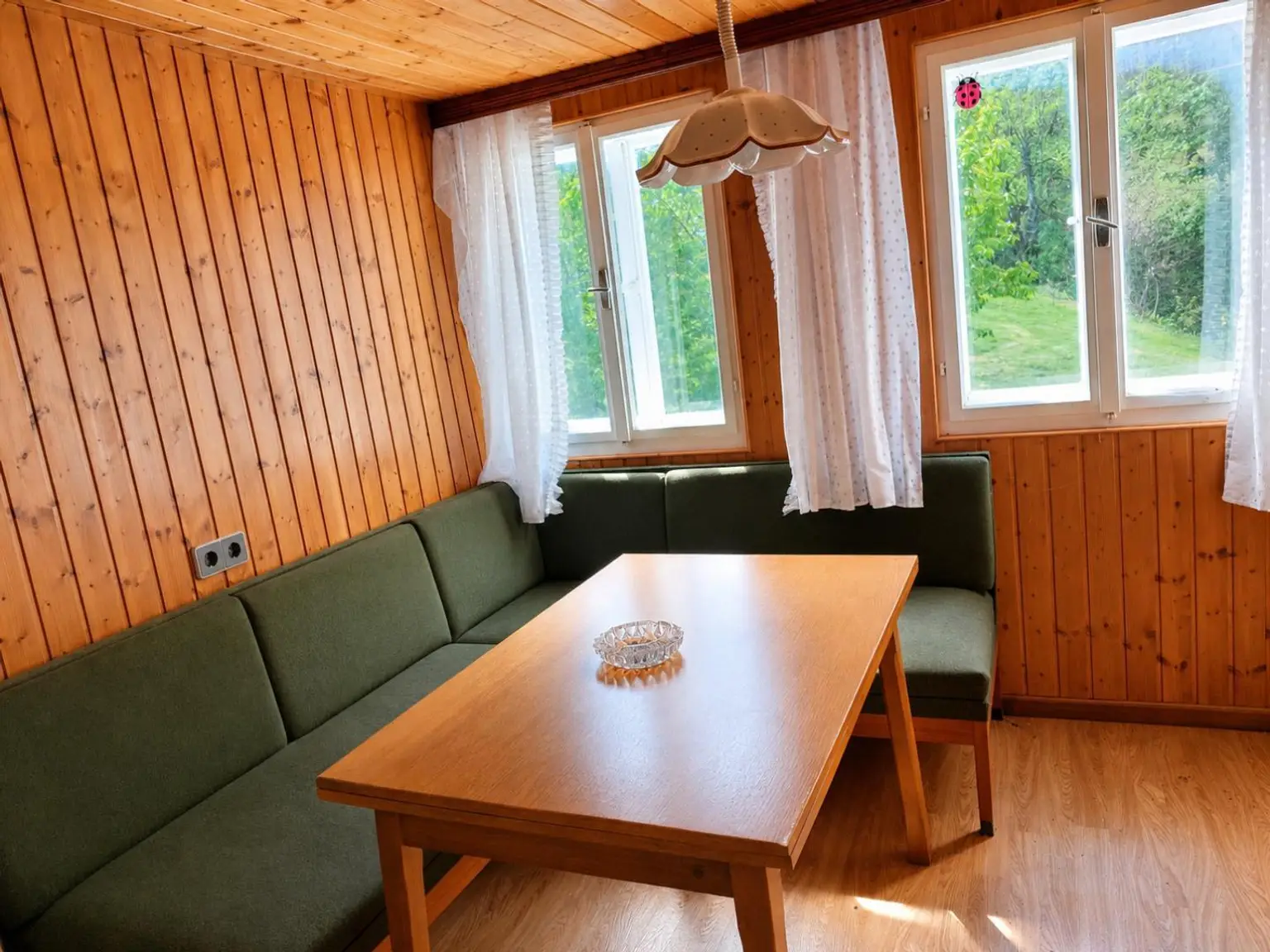 Esszimmer mit Sitzbänken