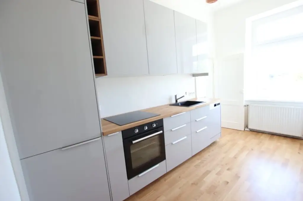 Tolle, sanierte 101m² - 4 Zimmer Altbauwohnung in der Mariannengasse - City