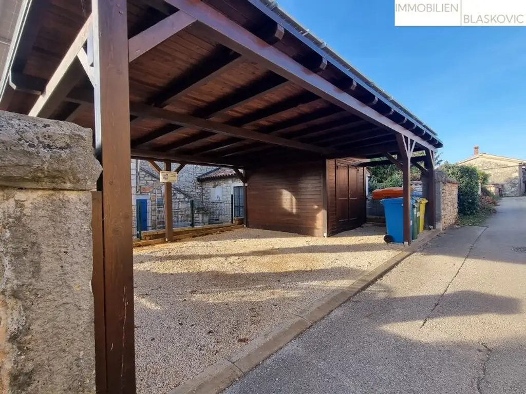 Porec Umgebung - Attraktives Steinhaus mit 2 Appartements und Pool/Wellness