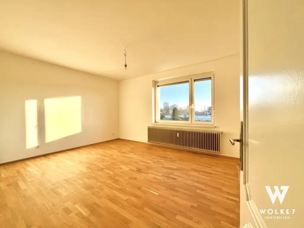 Top gepflegte Wohnung am Bahnhof! - Vollparkett - Ruhelage!