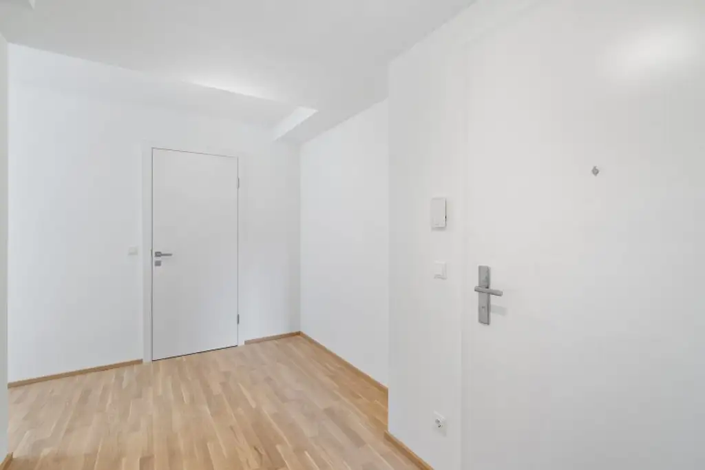 4-Zimmer-Dachgeschosswohnung (Massivbauweise) mit Terrassen in generalsaniertem Altbau