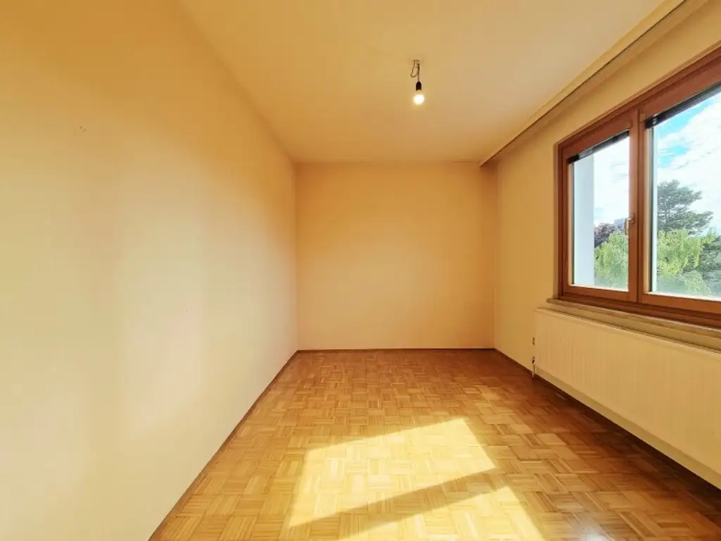 116 m², 4-Zimmerwohnung mit Loggia in Bestlage