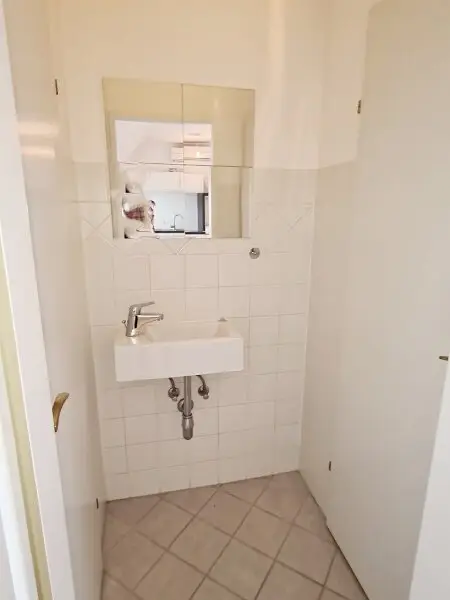 TERRASSENHIT, DACHGESCHOSS, 138 m2 Maisonette mit 45 m2 Terrasse, 3 Zimmer, Wohnküche, Wannenbad, Rembrandtstraße
