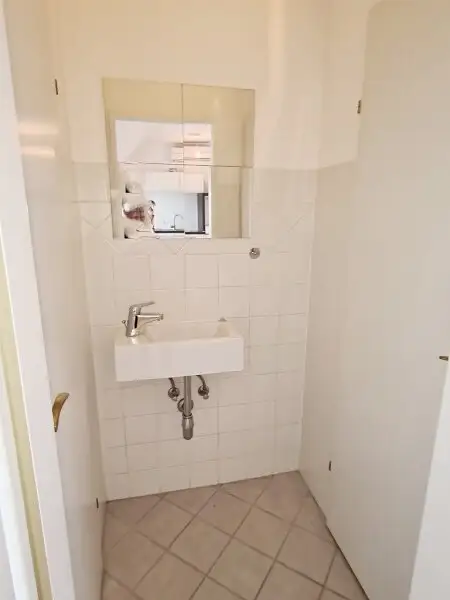 TERRASSENHIT, DACHGESCHOSS, 138 m2 Maisonette mit 45 m2 Terrasse, 3 Zimmer, Wohnküche, Wannenbad, Rembrandtstraße