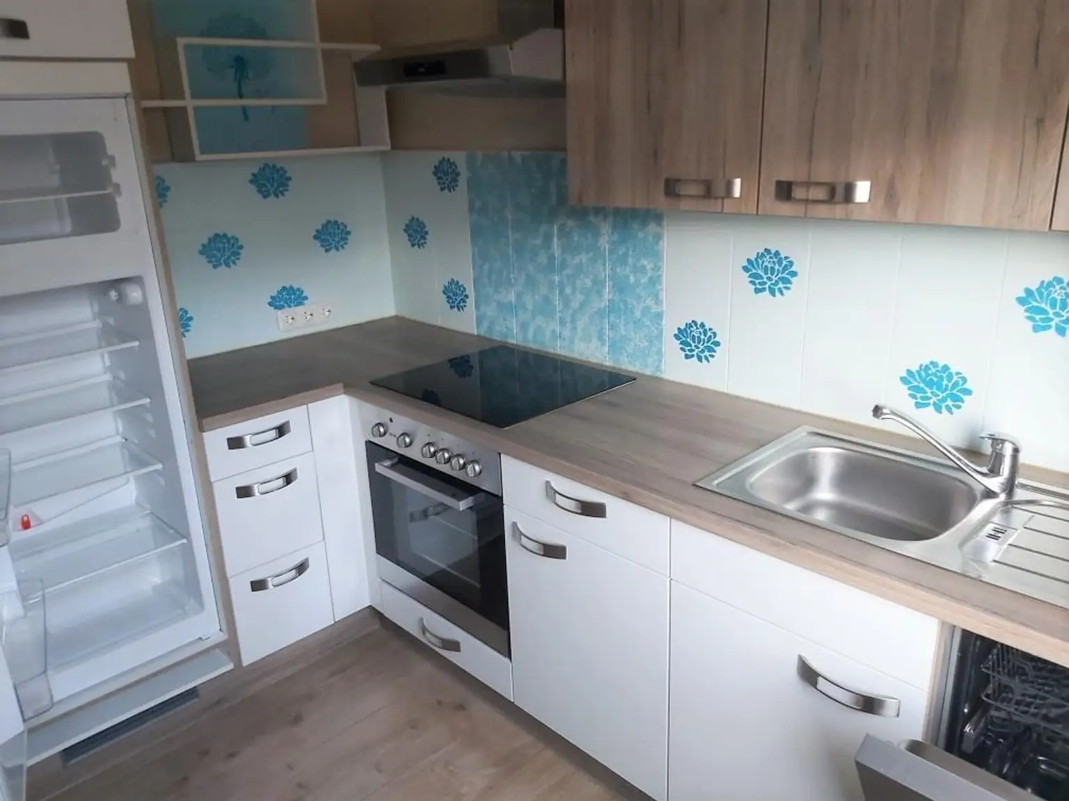 Möblierte 3-Zimmer-Wohnung mit Loggia und Carport in Mürzzuschlag zu mieten !