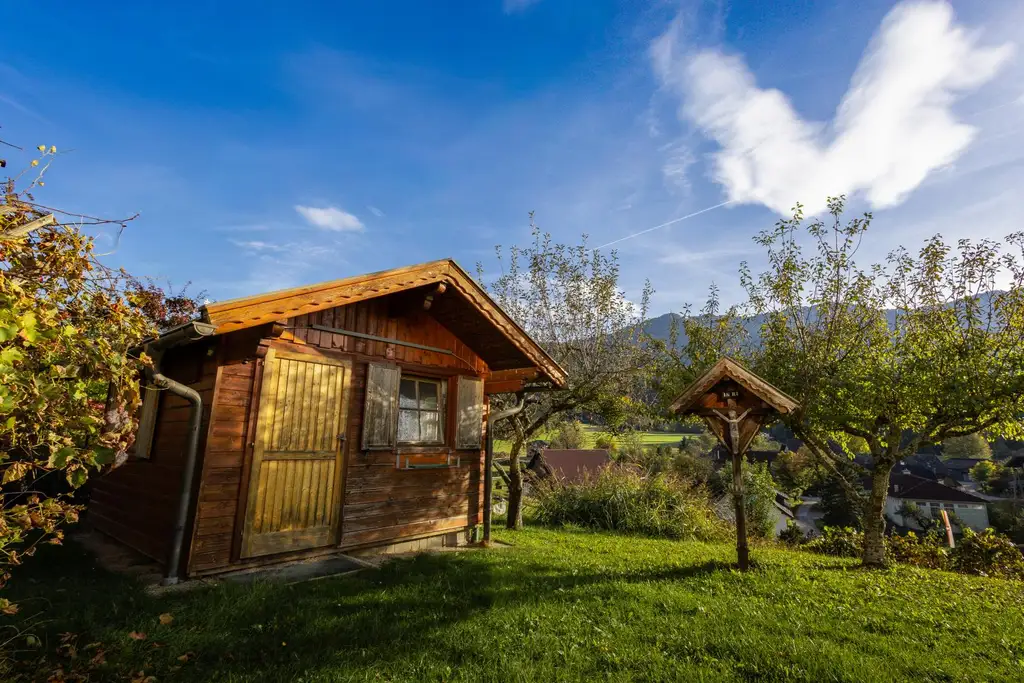 Ein- Zweifamilienhaus mit traumhaften Mittagskogelblick