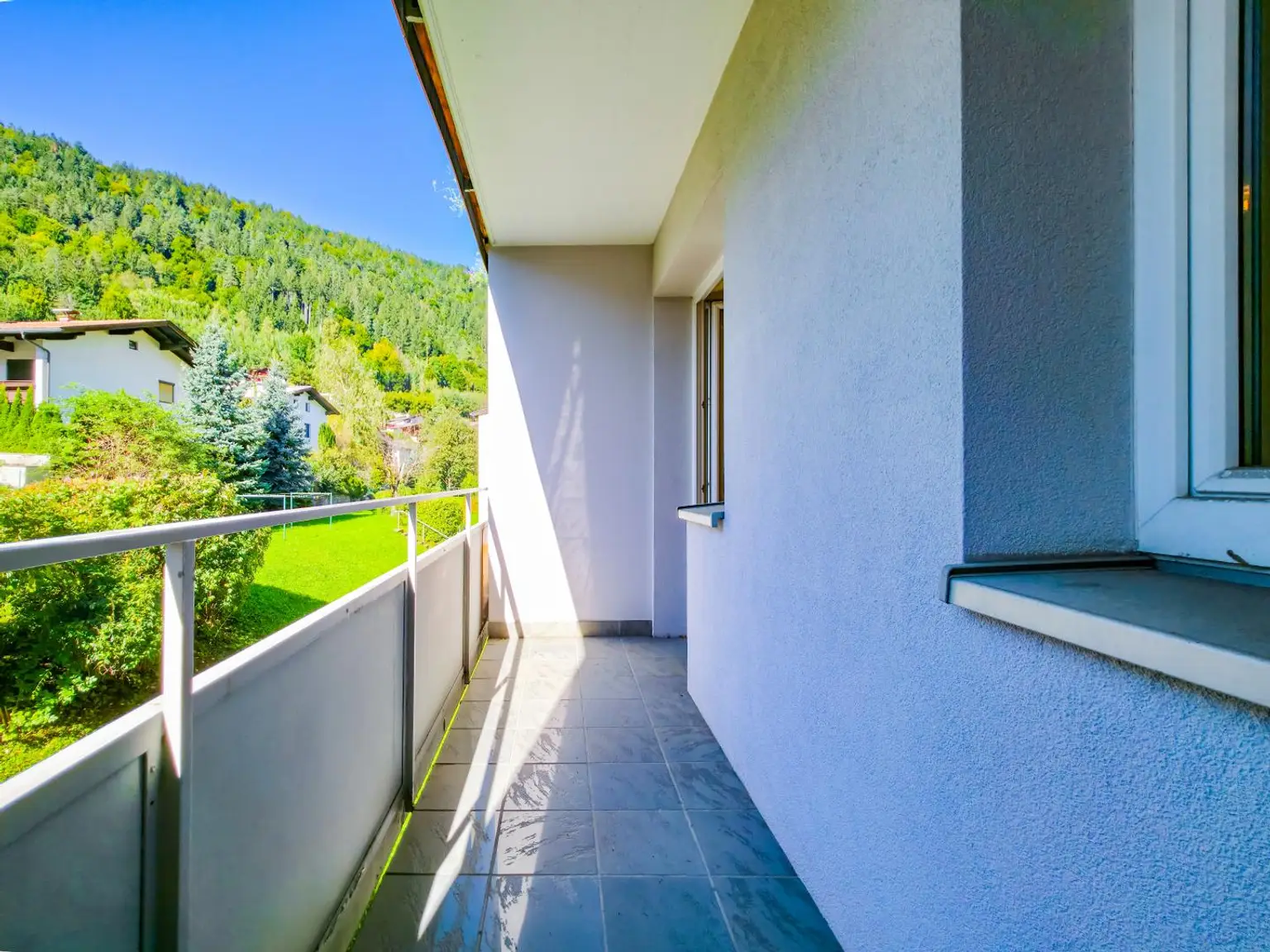 Gepflegte 2-Zimmer-Wohnung mit herrlichem Balkon in Aussichtslage in Fiecht!