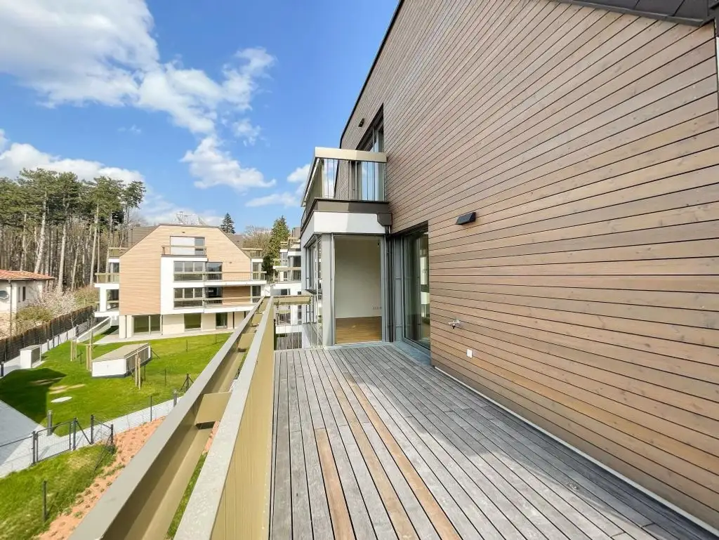 Exklusiv und komplett möblierte 3-Zimmer-Terrassenwohnung für gehob. Ansprüche // Excl. and fully furnished 3-room terr. apt for discerning tastes //