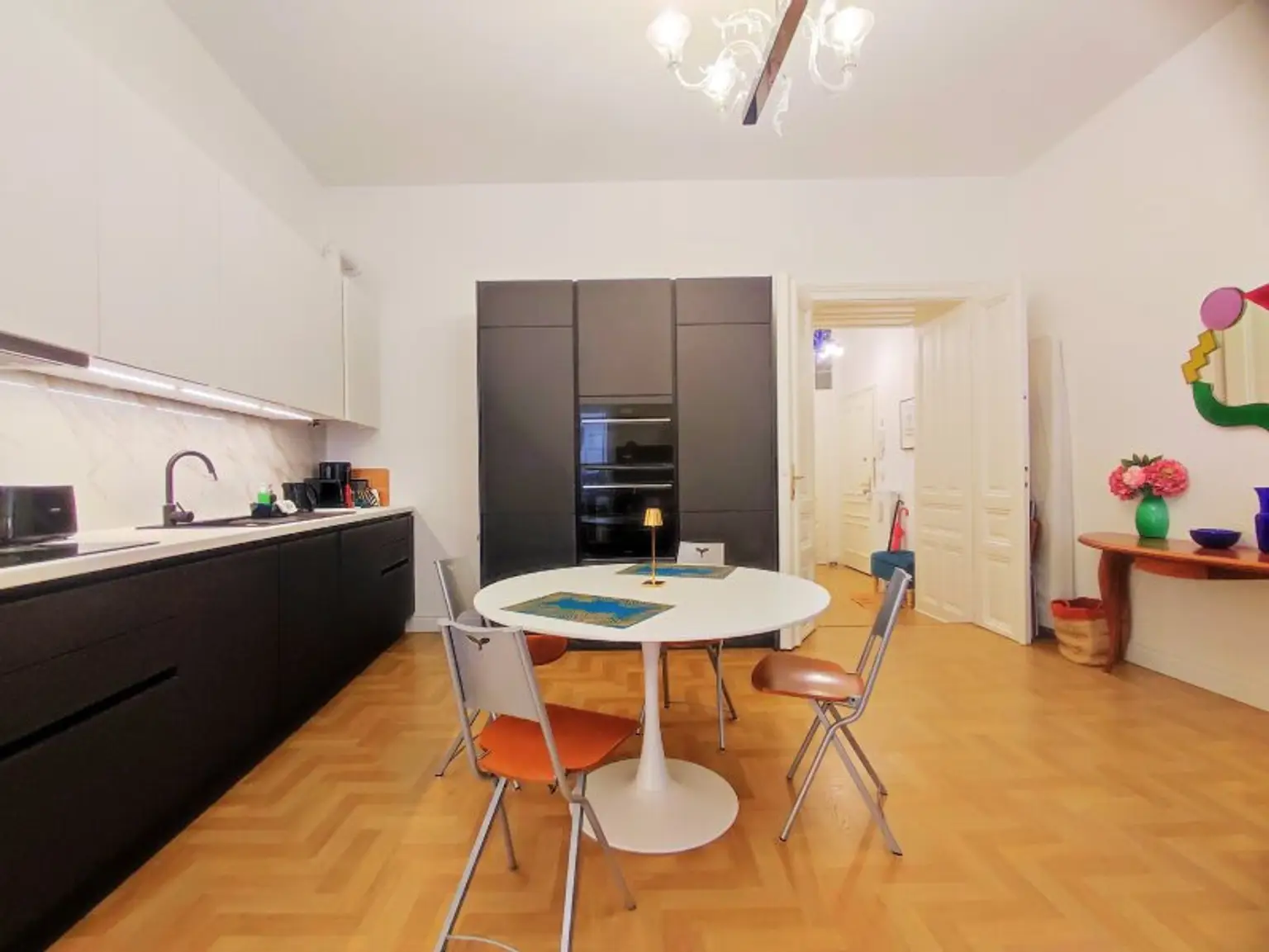 BESTE ADRESSE: Fußläufig zum Nachmarkt!