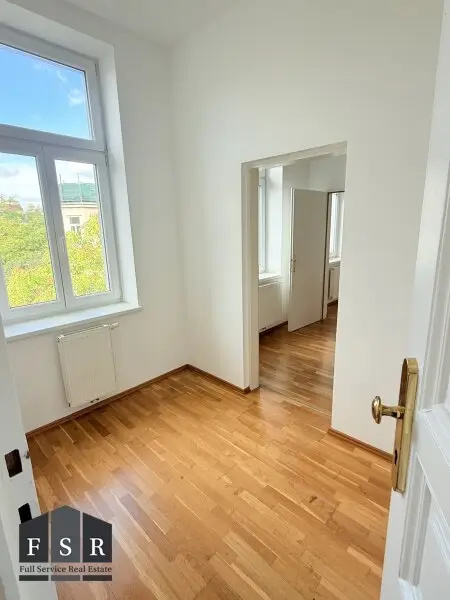 5-Zimmer-Altbauwohnung mit Balkon, lichtdurchflutet und ruhig in guter Lage des 5. Bezirks - zukünftige U-Bahnnähe