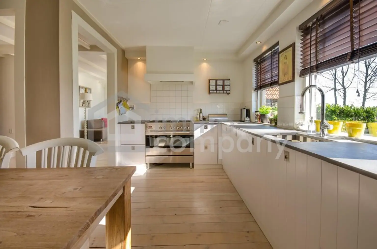 Alles Funkel - Nagel - Neu und das Provisionsfrei für den Mieter!