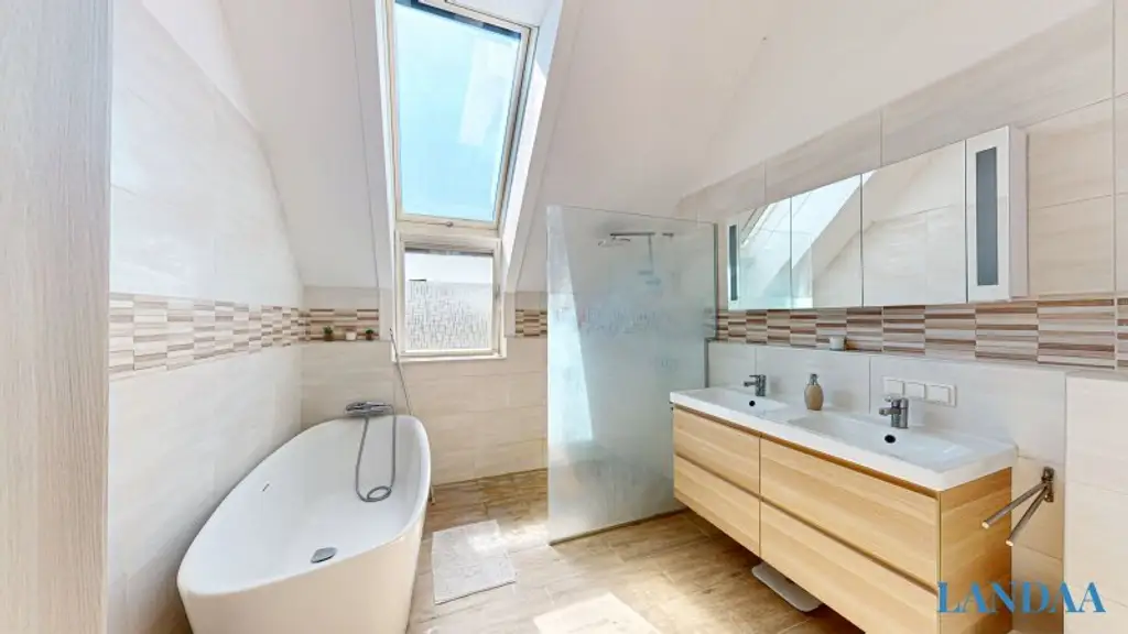 Ihre neue Traumwohnung mit großzügiger Dachterrasse plus 2 Autoplätze