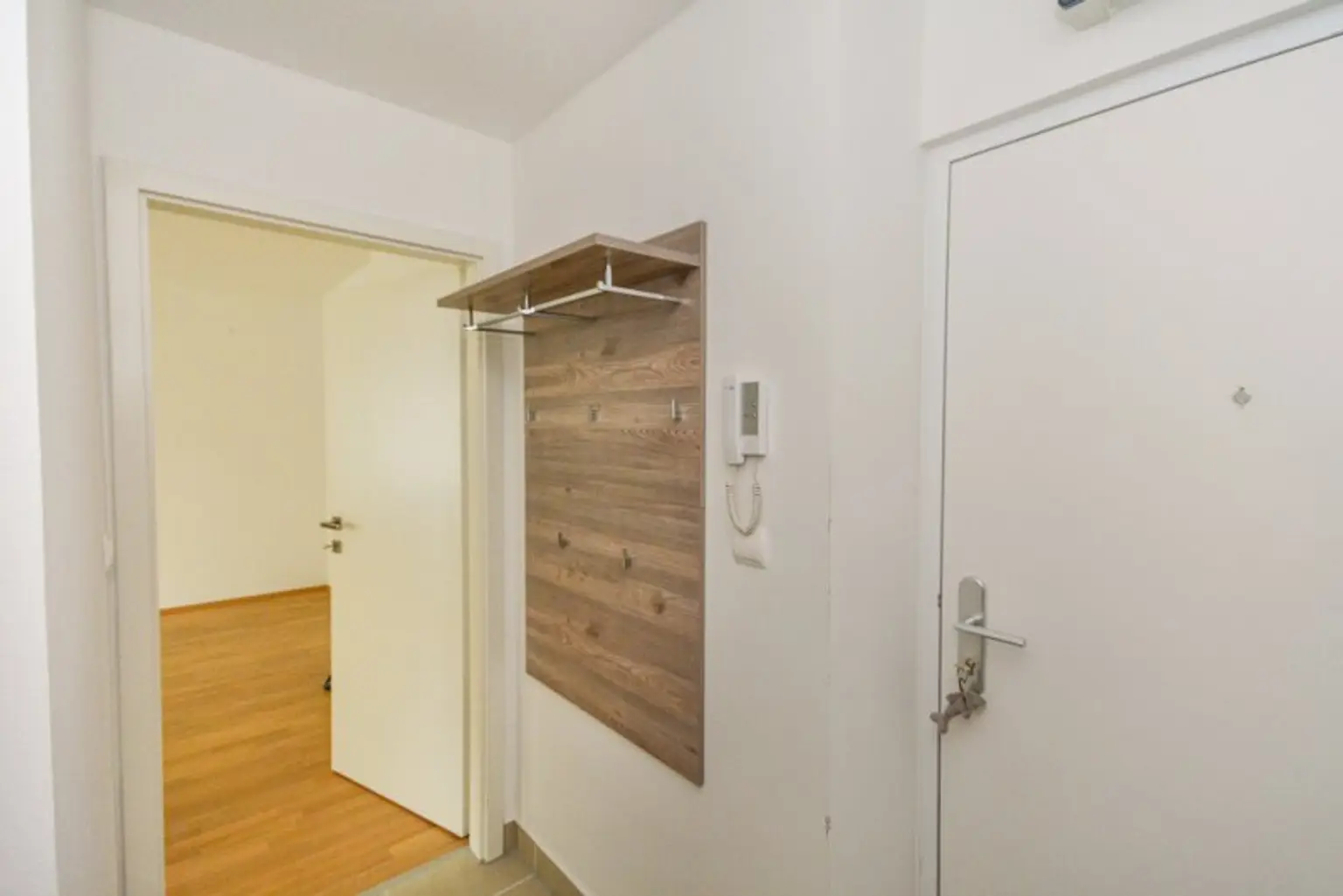 Der Sommer kann kommen: 2 Zimmer Wohnung in Hofruhelage mit großem Balkon