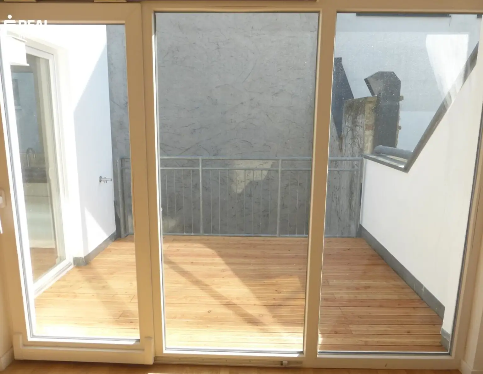 Wohlfühl-Zuhause mit Terrasse im 1. Dachgeschoß - ruhige, attraktive Lage im 6. Bezirk