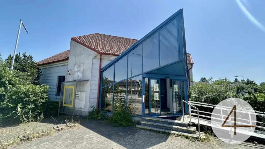 Ehemalige Raiffeisenbank in Strasshof Großzügiges Büro/Praxis – Top Angebot!