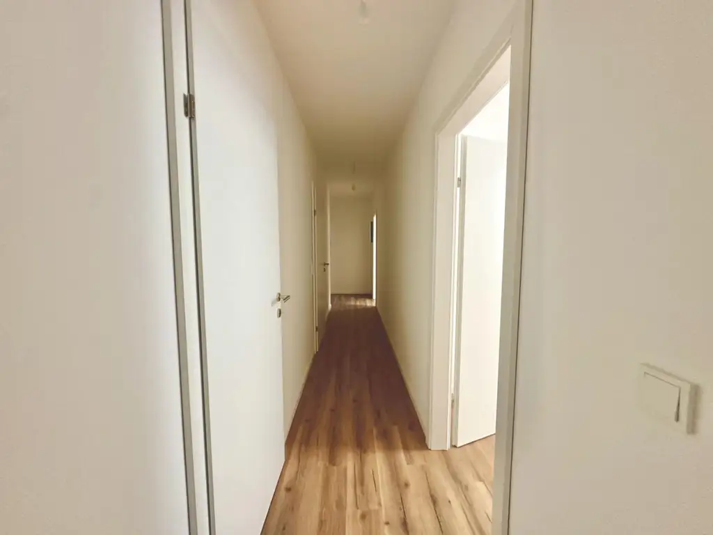 Erstbezug! Top 6! Wunderschöne zentrumsnahe 3-Zimmer Wohnung mit Balkon!