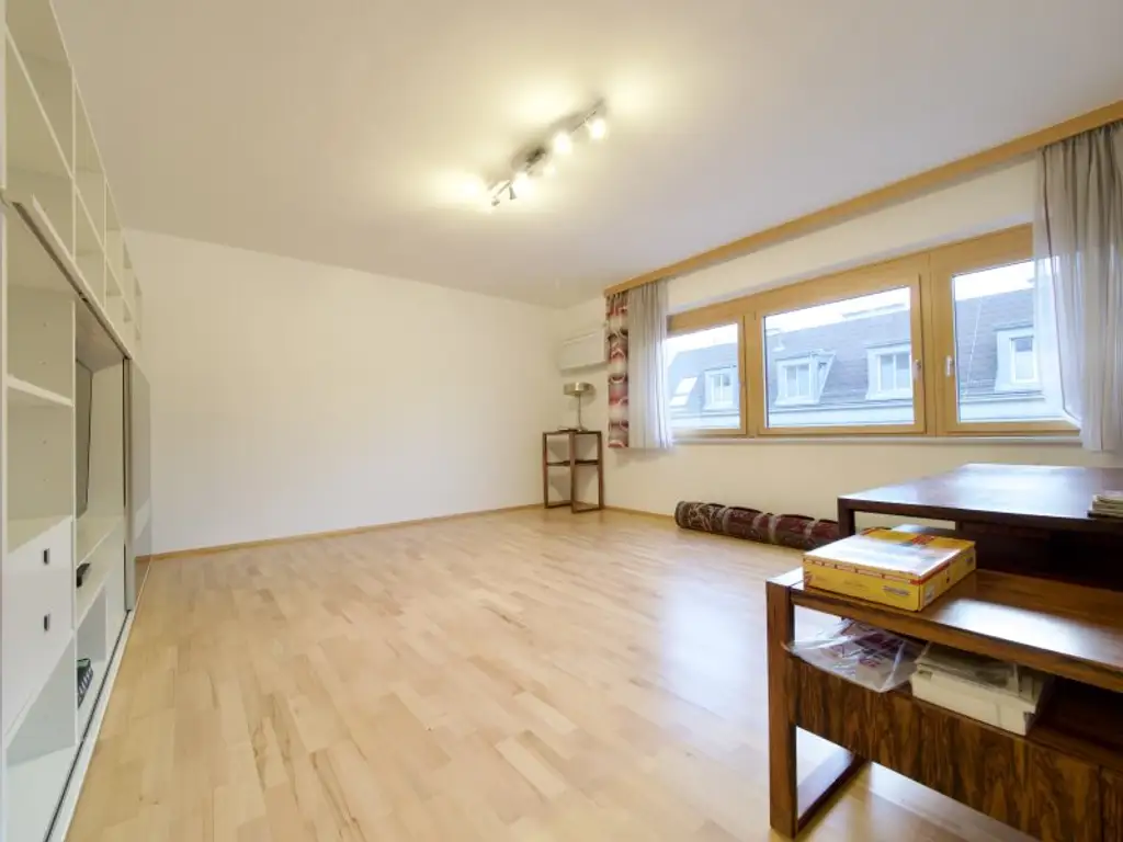 Exklusive teilmöblierte Zwei-Zimmer-Wohnung in Zentrumsnähe beim Naschmarkt