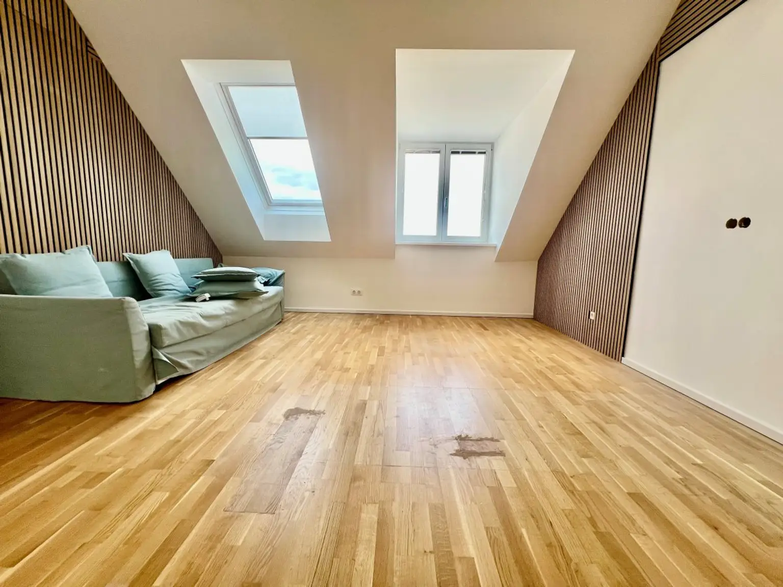 3 | MODERNE Dachgeschosswohnung - Top Zustand | Prima Service Immobilien