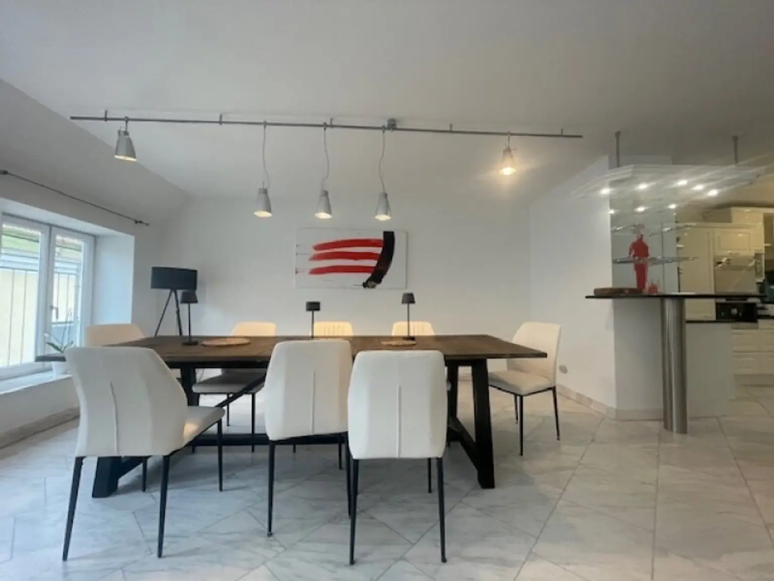 Möblierte Dachgeschoss Maisonette, 5 Zimmer, +3 (4) Schlafzimmer, 2 Bäder, Terrasse, offener Kamin - sehr attraktive Wohnung | furnished 4 BR apartment with 3 bathroom and terrace