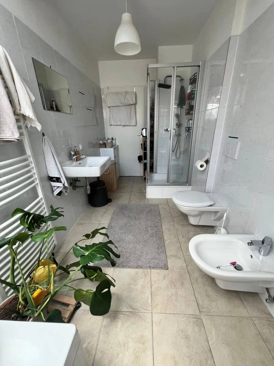 8 | WG ZIMMER - für Studenten in schöner DG-Wohnung | Prima Service Immobilien