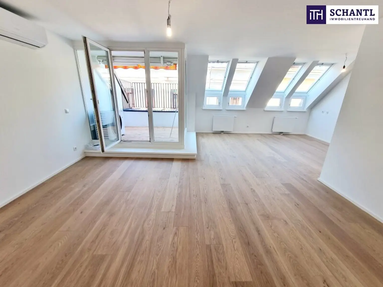 LETZTE Wohnung - Schnell sein! Leistbare Familien-Wohnung im Dachgeschoss! Toll aufgeteilt + Zentrumsnah + 3 Zimmer mit Terrasse + Frisch saniert + Hauseigene Tiefgarage! Besser geht es nicht....