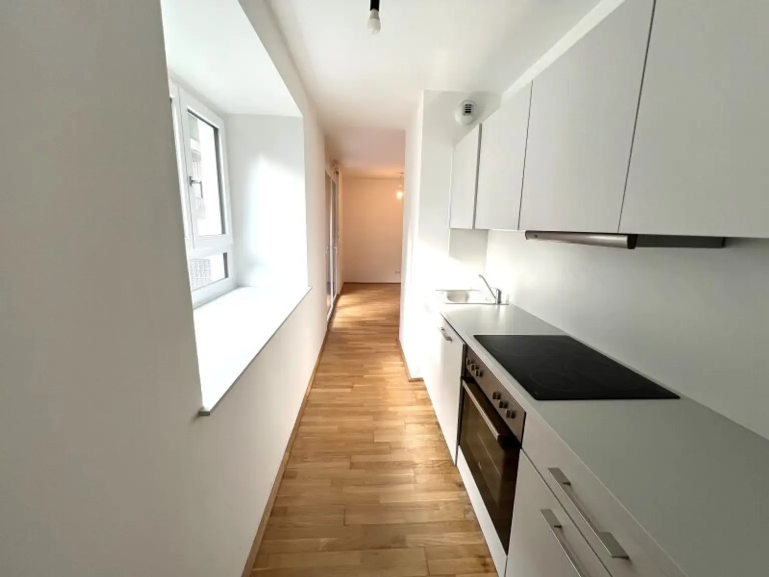 Attraktive 2-Zimmerwohnung mit Kühldecke und Balkon