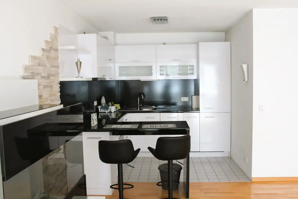 Moderne 3-Zimmer-Wohnung in zentraler Lage mit Tiefgaragenplatz