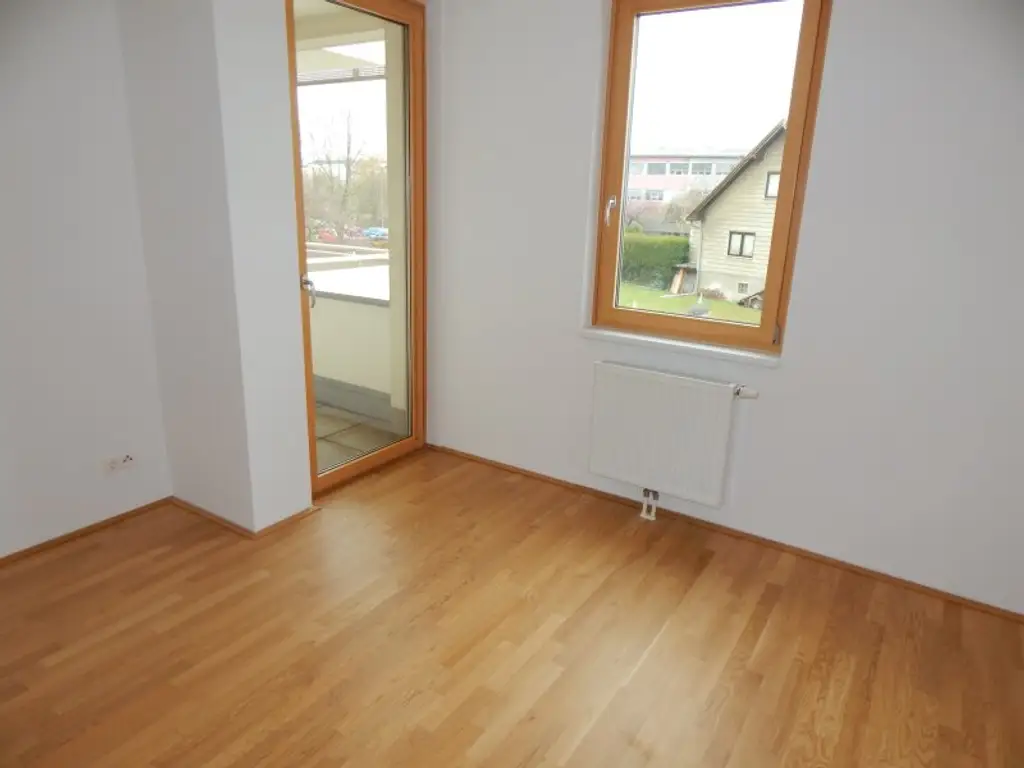 "PROVISIONSFREI" Helle und ruhige Terrassenwohnung mit Tiefgaragenplatz