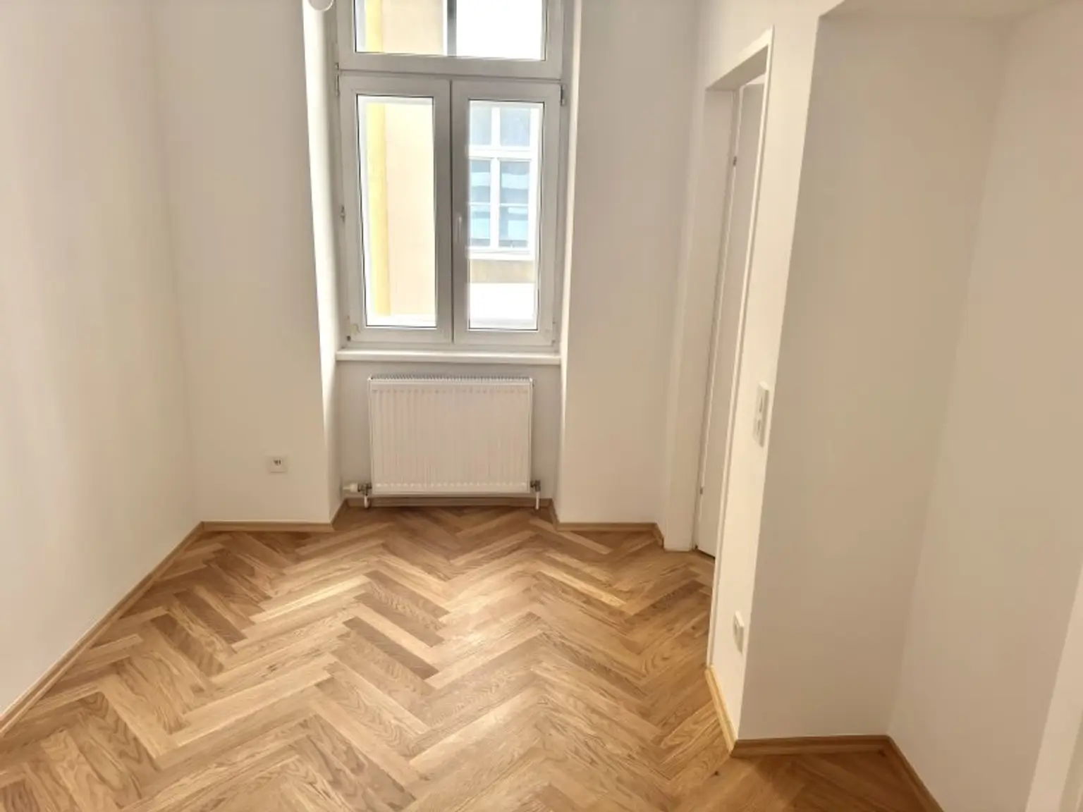 Helle Altbauwohnung mit Charme - Hochwertig sanierte 2-Zimmer-Wohnung im 3. Bezirk