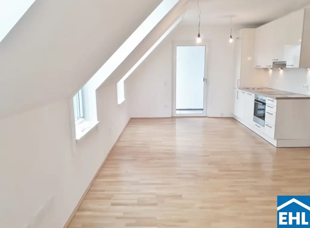 Geräumige Dachgeschosswohnung mit Balkon im Herzen Magaretens