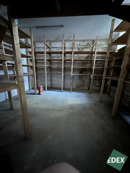 Großes Souterrain mit Erdgeschossfläche