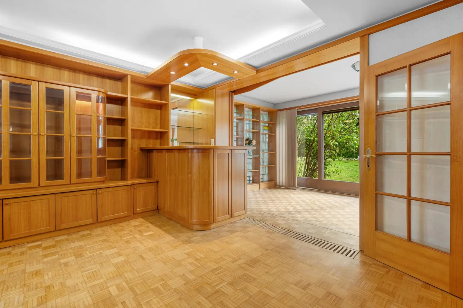 "Großzügiger Bungalow mit Wiennähe und XXL-Garage"