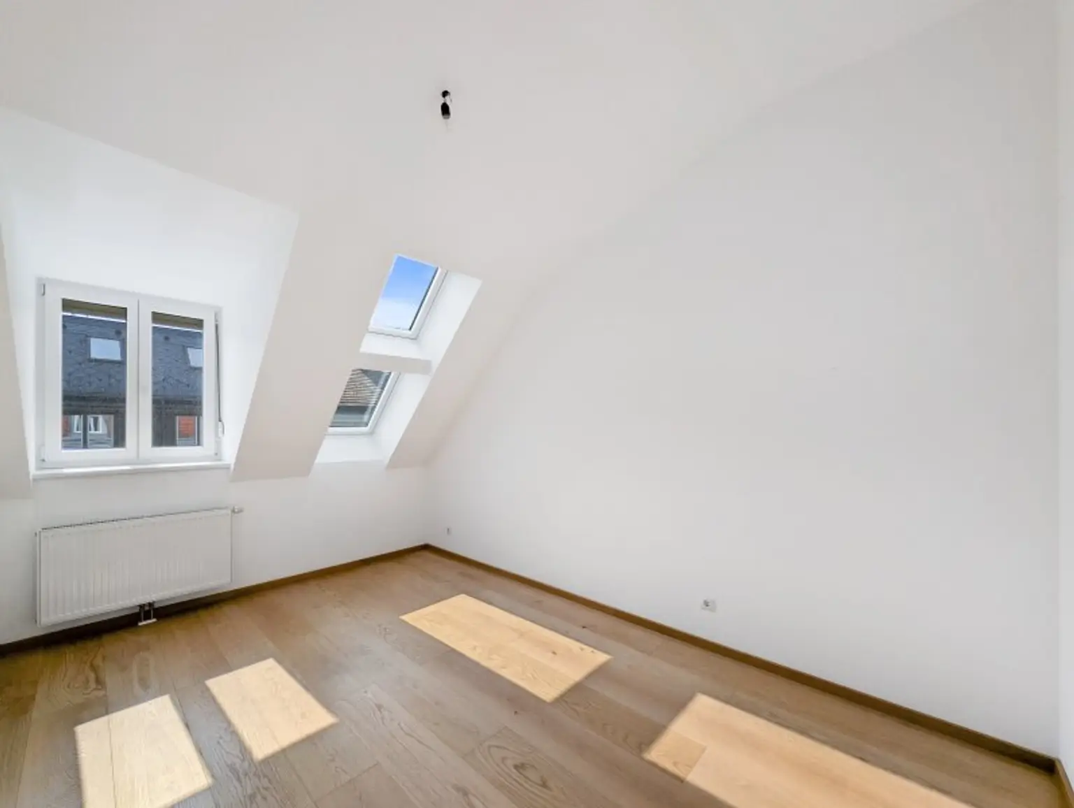 ++NEU++ Fantastische 3-Zimmer Dachgeschosswohnung mit großer Dachterrasse!