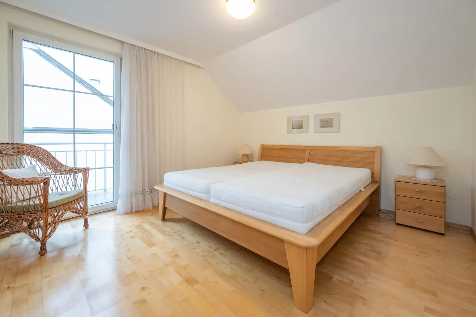 Zimmer 1 (OG)