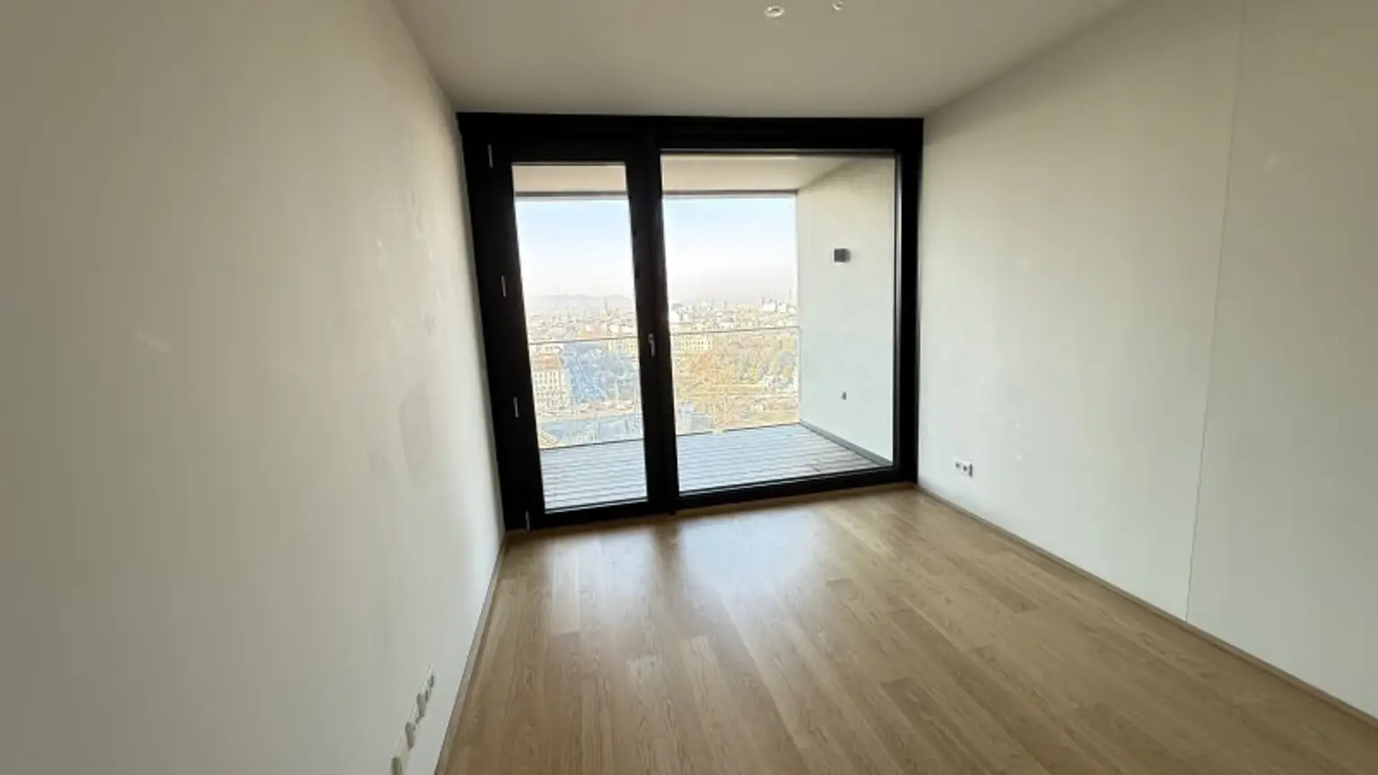 UNBEFRISTETE 2-Zimmer Neubauwohnung mit Freifläche + Extras im Haus