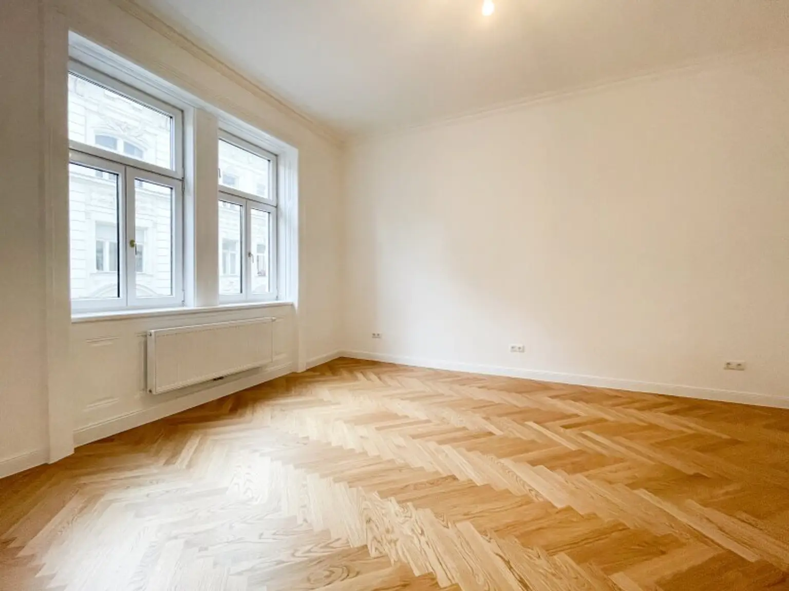 ALTBAU-TRAUM IN WÄHRING – 4 ZIMMER • LIFT & BALKON KOMMEN! • TOP LAGE HOFSTATTGASSE