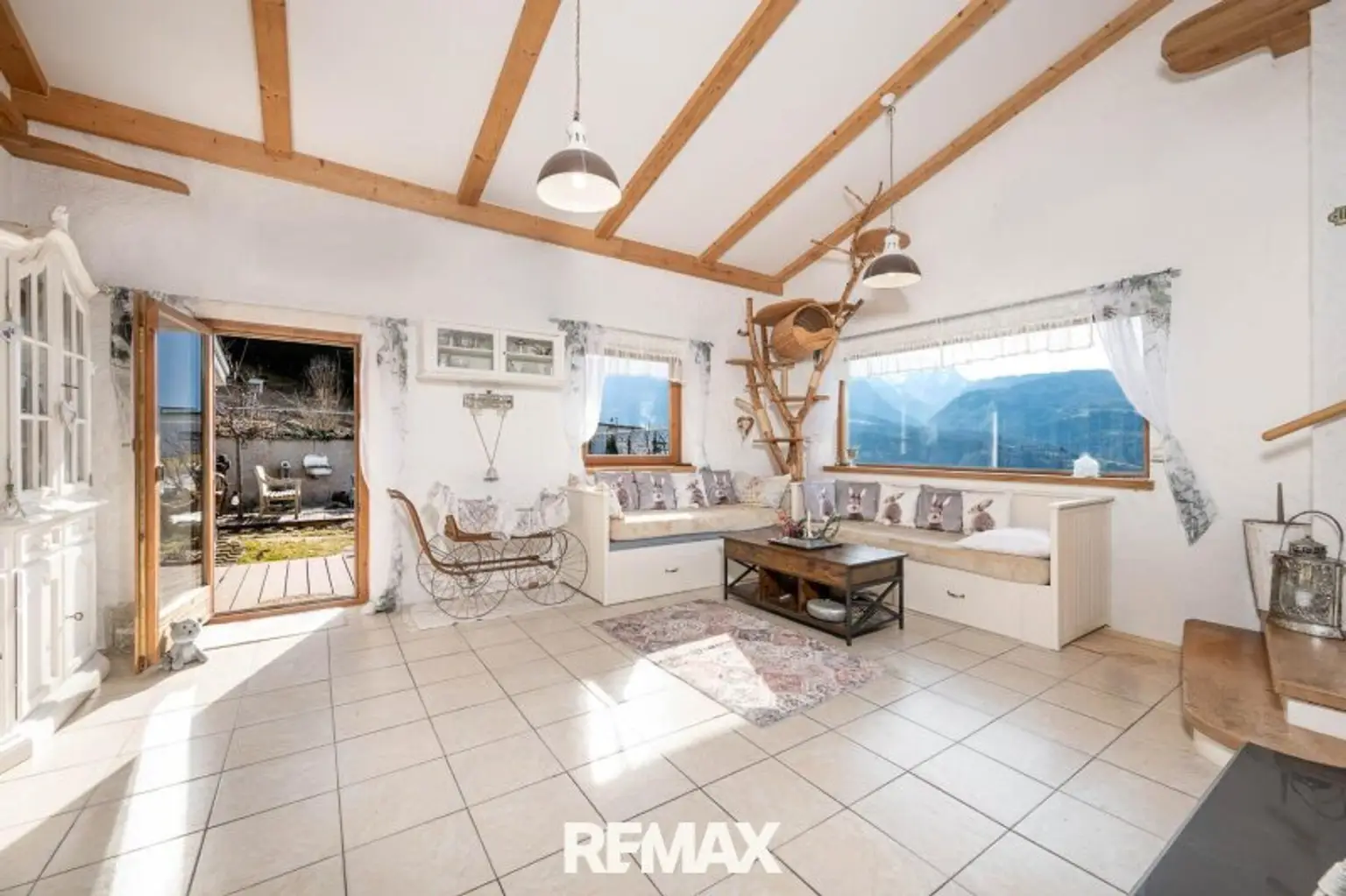 "Wo Lebensqualität beginnt" - Haus mit Panoramaausblick in Pfarrwerfen!