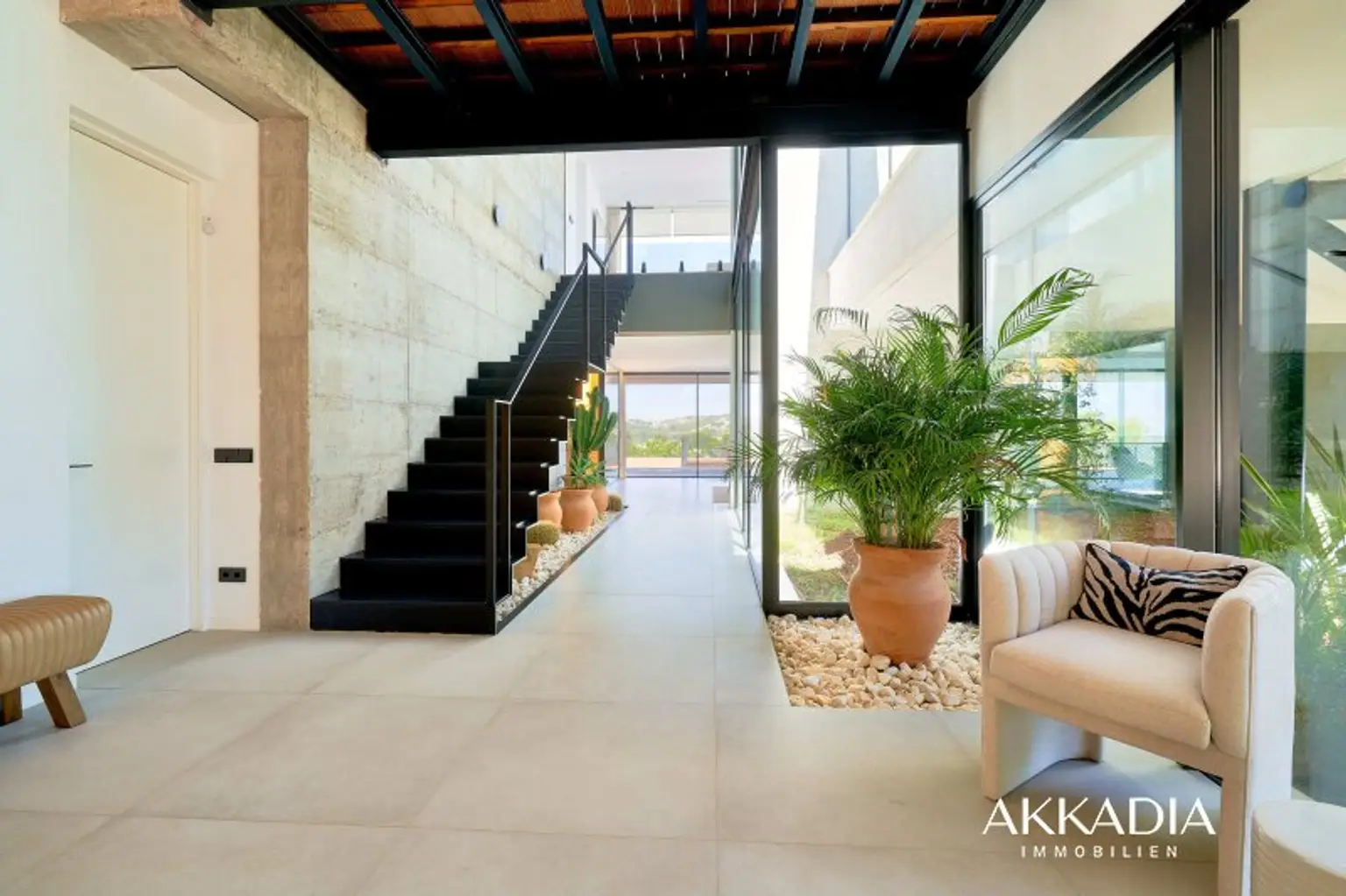 Prämierte Architektenvilla mit Blick über die Sierra Grazalema