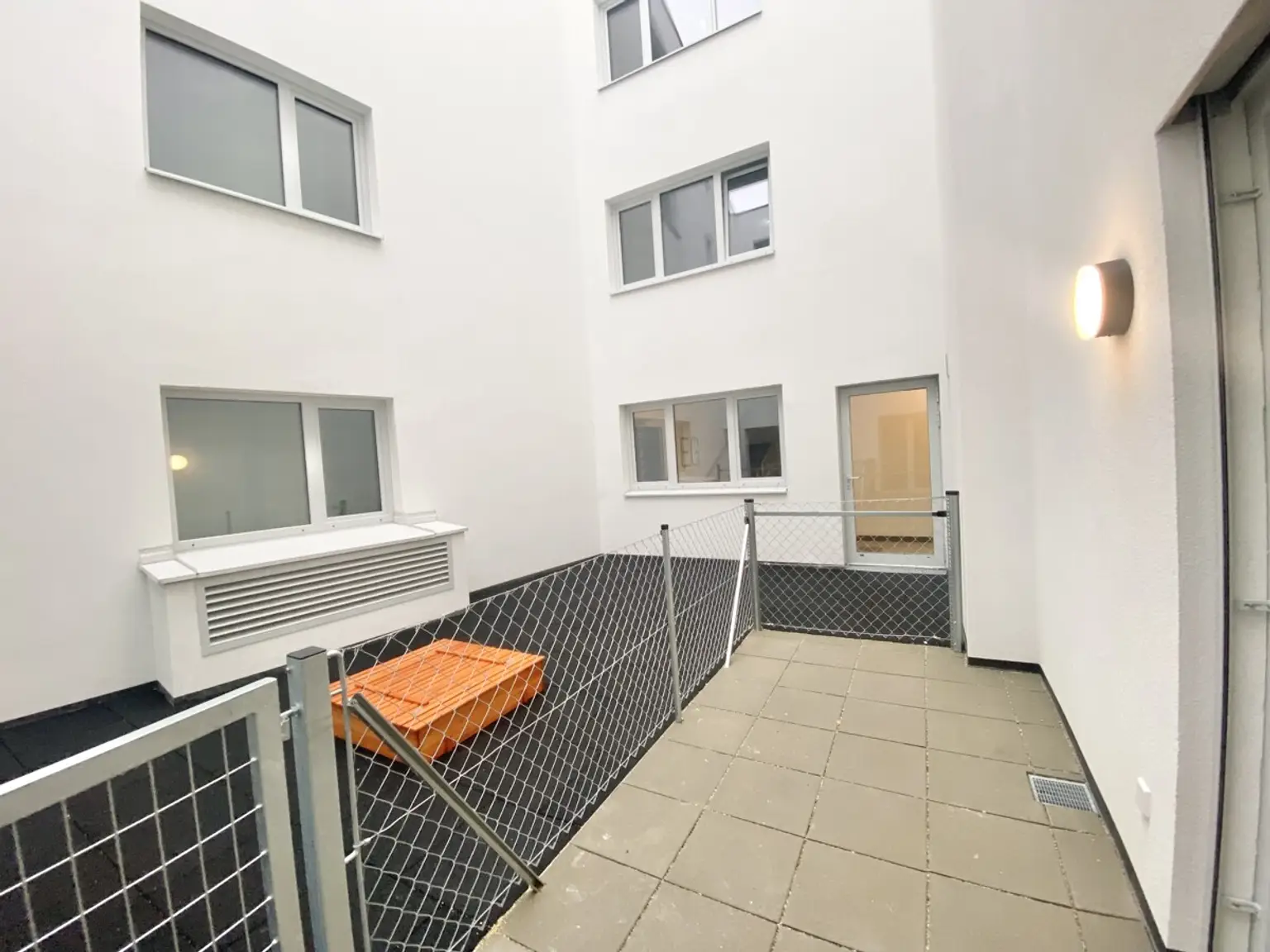ERSTBEZUG Top Wohnung U3 2 Zimmer + Loggia - 1 bedroom apartment + loggia U3  +  TG Parkplatz