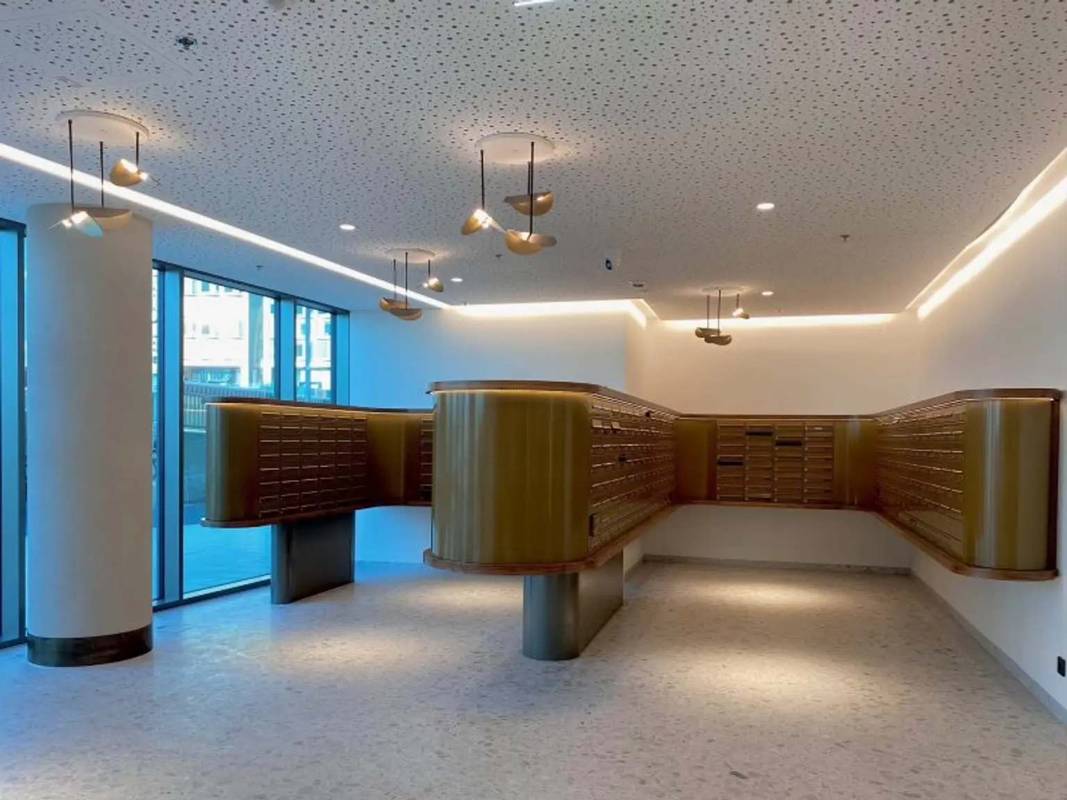 LUXURIÖSE 3-ZIMMER-WOHNUNG MIT 2 BÄDERN, GARAGENPLATZ UND ATEMBERAUBENDEM PANORAMABLICK