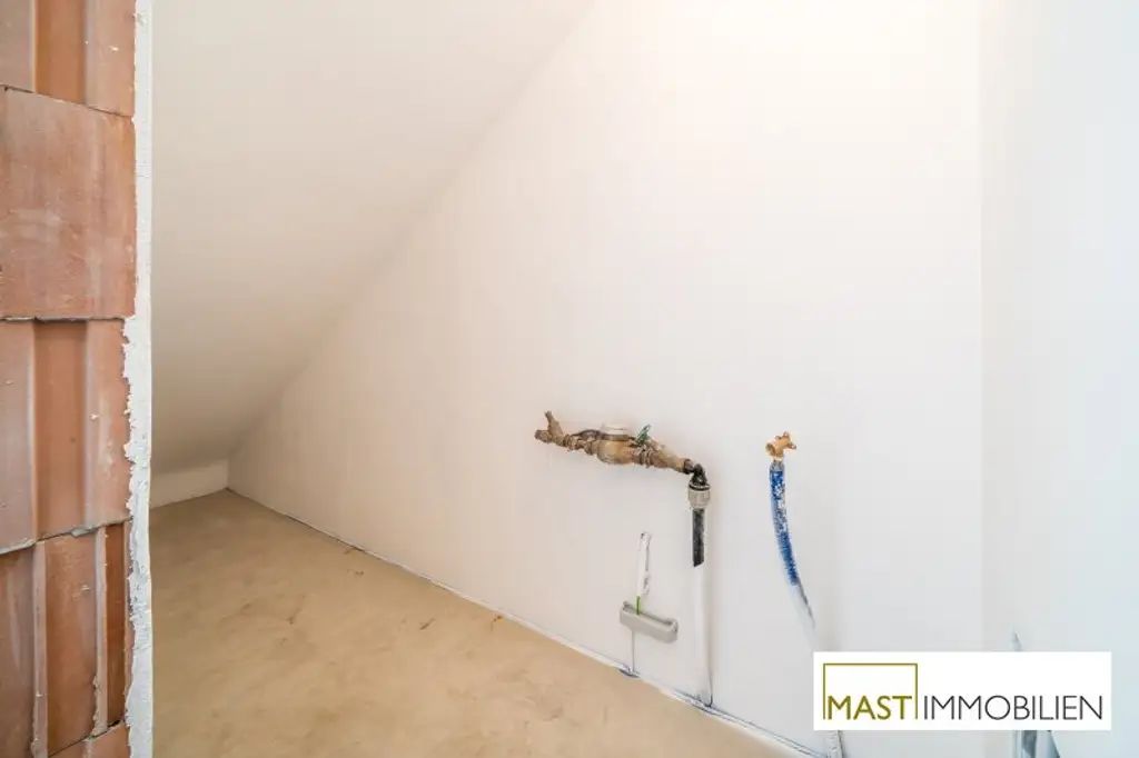 5-Zimmer Reihenhaus in Strasshof in Zentrumslage – Wohnen im Grünen bei Wien!